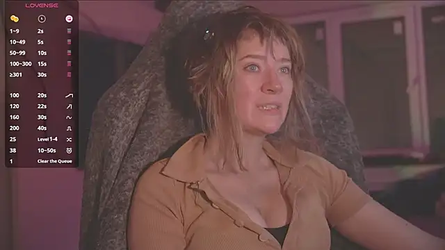 Snapshot of RikkiSanchez chatting on November 2025 08:33:02 PM RikkiSanchez online show from November 2025 08:33:02 PM