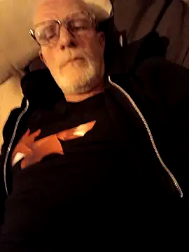 Snapshot of ClubbyEuphory chatting on April 2026 12:33:02 AM ClubbyEuphory online show from April 2026 12:33:02 AM