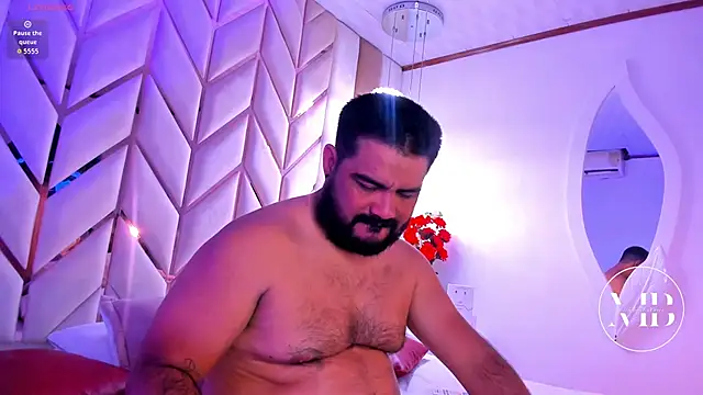 MichaelBear  online show from October 2025 01:19:01 PM