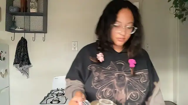 dreamyriri online show from May 2026 01:40:02 PM