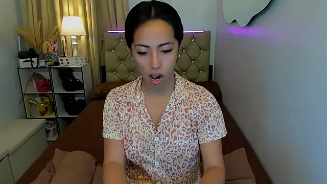 reighnempress online show from March 2025 01:45:01 AM