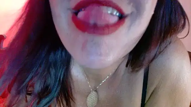 Snapshot of Linda1975 chatting on January 2026 11:20:01 PM Linda1975 online show from January 2026 11:20:01 PM