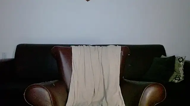 Snapshot of Linda1975 chatting on February 2026 10:53:01 PM Linda1975 online show from February 2026 10:53:01 PM