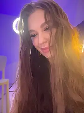 Emma Catt online show from December 2024 06:48:01 PM