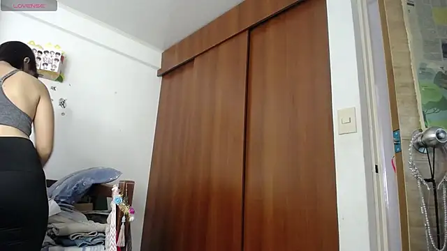 Snapshot of Moon_lunita chatting on September 2025 03:28:02 PM Moon lunita online show from September 2025 03:28:02 PM