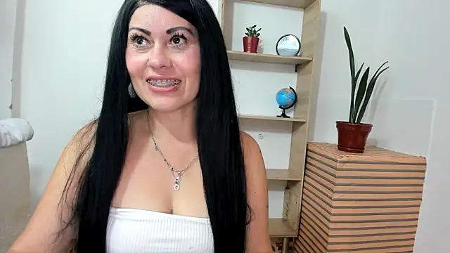 Tania mature online show from September 2025 05:50:01 PM