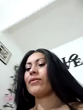 Tania mature online show from May 2026 05:54:02 PM