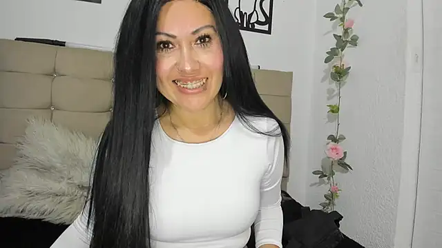 Tania mature online show from May 2026 07:43:01 PM