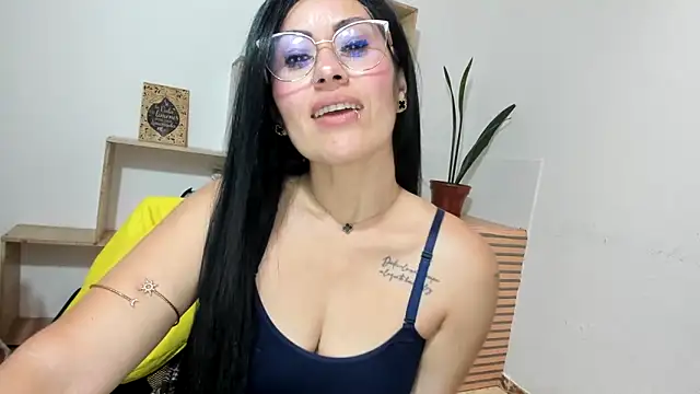 Tania mature online show from May 2026 07:01:01 PM