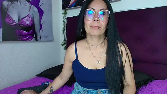 Tania mature online show from July 2026 06:01:02 PM