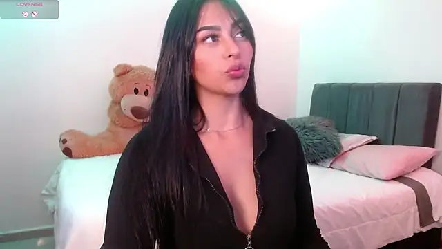 Snapshot of Melaniie01 chatting on December 2025 10:25:02 PM Melaniie01 online show from December 2025 10:25:02 PM