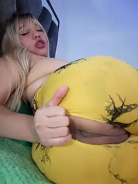 Snapshot of miafresa_hot chatting on February 2025 11:53:02 PM miafresa hot online show from February 2025 11:53:02 PM