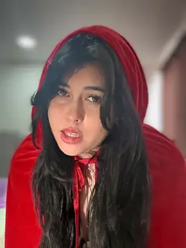 Alyaa s online show from October 2025 06:20:02 PM