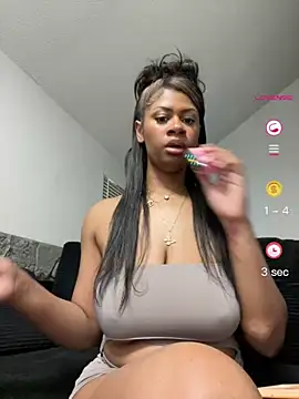 Snapshot of shawneebaby chatting on April 2026 05:34:01 AM shawneebaby online show from April 2026 05:34:01 AM