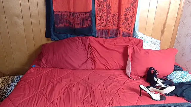 Snapshot of Leesdesires chatting on May 2026 12:56:02 PM Leesdesires online show from May 2026 12:56:02 PM