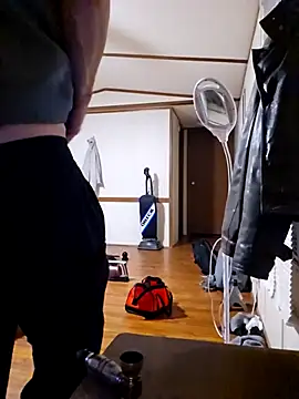 Snapshot of chosen923 chatting on March 2025 04:13:01 AM chosen923 online show from March 2025 04:13:01 AM