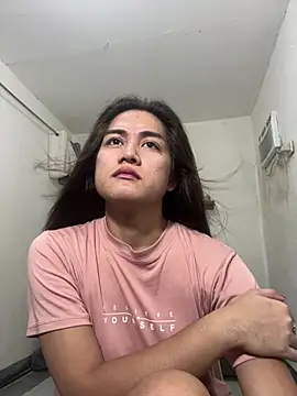 Snapshot of MarieLoveGlamorous chatting on December 2024 01:59:02 PM MarieLoveGlamorous online show from December 2024 01:59:02 PM