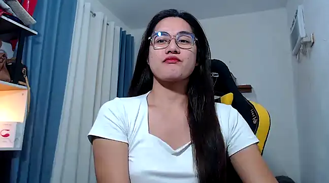 Snapshot of MarieLoveGlamorous chatting on March 2025 12:09:02 AM MarieLoveGlamorous online show from March 2025 12:09:02 AM