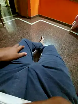 Stripkomal online show from September 2025 04:10:02 PM