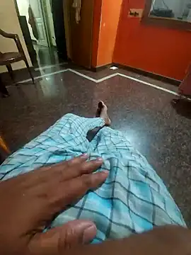 Stripkomal online show from November 2025 04:29:01 PM