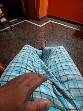 Stripkomal online show from November 2025 03:22:01 PM