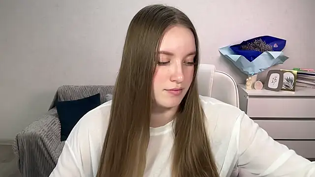 EvaMaddison online show from November 2025 07:56:01 PM