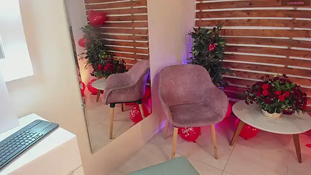 Snapshot of _MeganRain chatting on February 2025 06:44:01 AM MeganRain online show from February 2025 06:44:01 AM