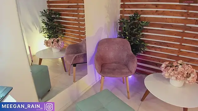 Snapshot of _MeganRain chatting on March 2025 08:10:02 AM MeganRain online show from March 2025 08:10:02 AM