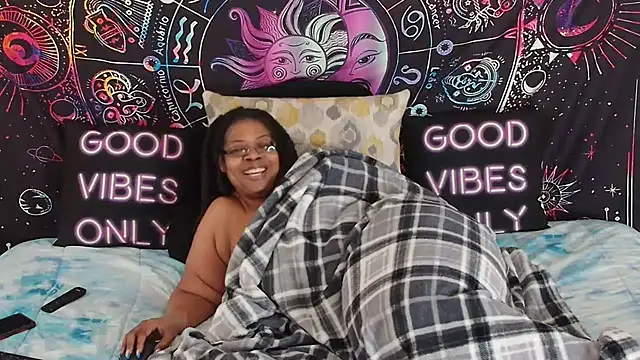 Snapshot of RenaeCumsAlot chatting on February 2026 07:23:02 PM RenaeCumsAlot online show from February 2026 07:23:02 PM