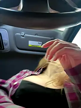 Kalli Fornia online show from December 2025 09:36:01 AM