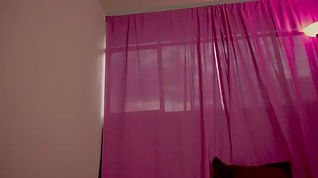 Snapshot of HannaMoom chatting on May 2026 11:10:02 PM HannaMoom online show from May 2026 11:10:02 PM