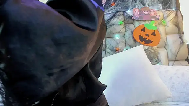 Snapshot of Salo_Heaven chatting on October 2025 01:56:02 PM Salo Heaven online show from October 2025 01:56:02 PM