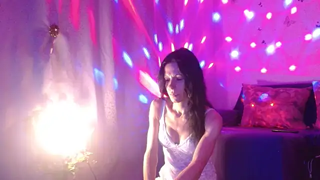 ElysaSun online show from November 2025 06:13:01 PM