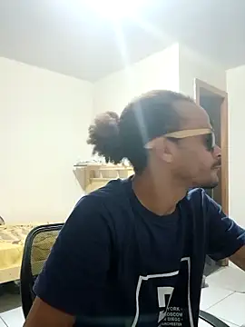 JamesQuaresma online show from February 2025 04:19:02 AM