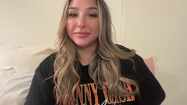 Snapshot of lustfulsmiles chatting on October 2025 12:46:01 PM lustfulsmiles online show from October 2025 12:46:01 PM