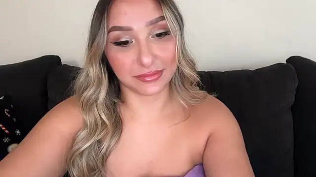 Snapshot of lustfulsmiles chatting on October 2025 04:59:02 PM lustfulsmiles online show from October 2025 04:59:02 PM