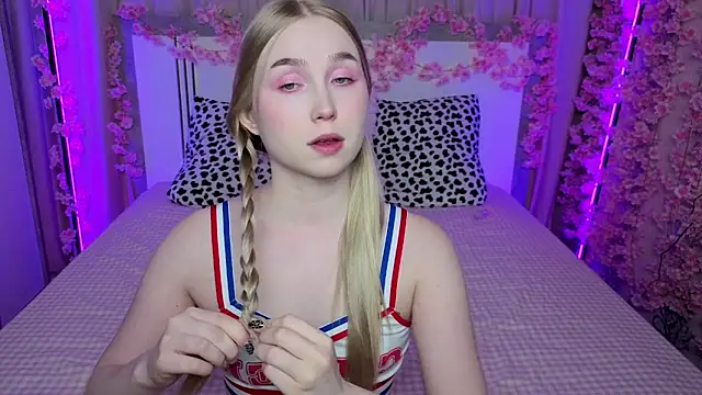 Snapshot of LilyStarlight chatting on May 2026 03:37:02 AM LilyStarlight online show from May 2026 03:37:02 AM