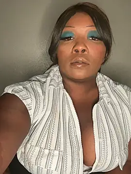 NikkiNoelanii online show from July 2026 07:04:02 AM