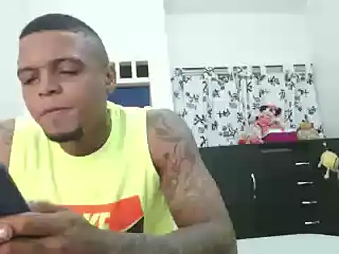 Snapshot of hot_and_naughty_latin chatting on January 2025 10:31:01 AM hot and naughty latin online show from January 2025 10:31:01 AM