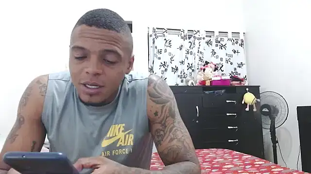 Snapshot of hot_and_naughty_latin chatting on January 2025 10:08:01 AM hot and naughty latin online show from January 2025 10:08:01 AM