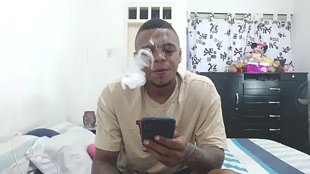 Snapshot of hot_and_naughty_latin chatting on February 2025 11:21:01 AM hot and naughty latin online show from February 2025 11:21:01 AM