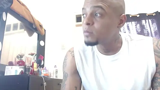 Snapshot of hot_and_naughty_latin chatting on November 2025 05:30:01 PM hot and naughty latin online show from November 2025 05:30:01 PM