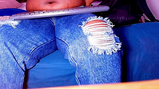 Snapshot of _ebony-queen_ chatting on September 2025 01:15:01 PM ebony-queen online show from September 2025 01:15:01 PM