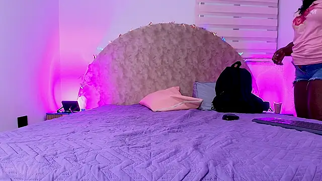 Snapshot of _ebony-queen_ chatting on November 2025 11:57:02 AM ebony-queen online show from November 2025 11:57:02 AM