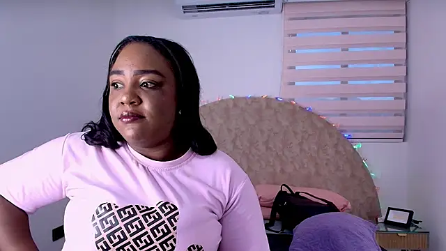 Snapshot of _ebony-queen_ chatting on January 2026 11:56:02 AM ebony-queen online show from January 2026 11:56:02 AM