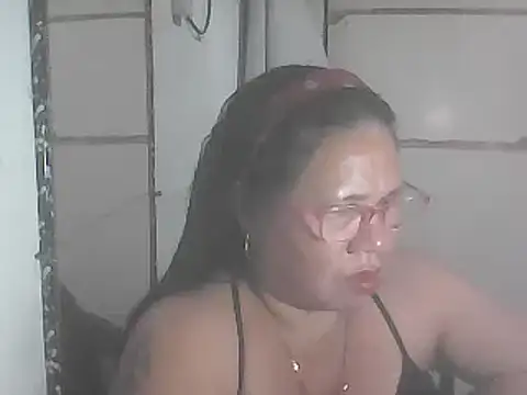 hotwet mama4uxx online show from January 2025 01:41:01 PM