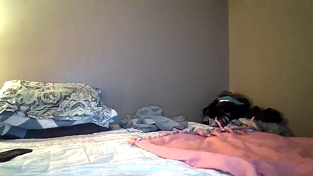 Snapshot of JoJoMonroe84 chatting on December 2025 07:48:02 AM JoJoMonroe84 online show from December 2025 07:48:02 AM