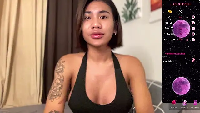 Snapshot of Alaia_Pope chatting on January 2025 11:33:01 PM Alaia Pope online show from January 2025 11:33:01 PM