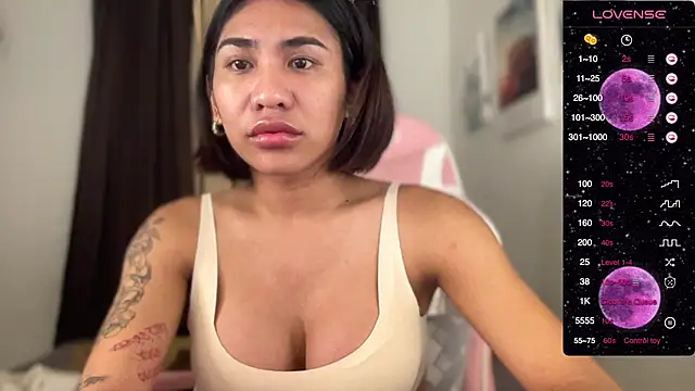 Snapshot of Alaia_Pope chatting on January 2025 04:12:01 AM Alaia Pope online show from January 2025 04:12:01 AM