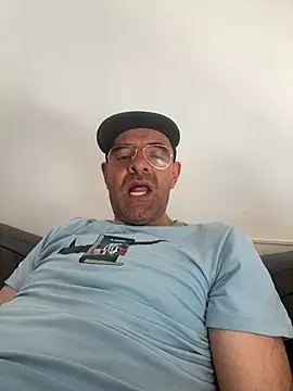 slim1976006 online show from May 2026 02:10:01 PM
